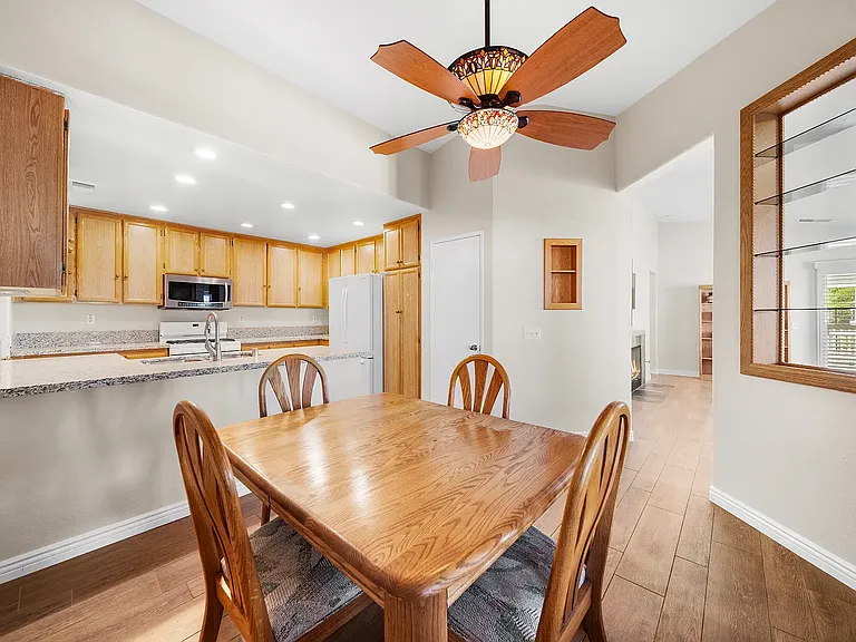 40609 Corte Albara — Photo 9
