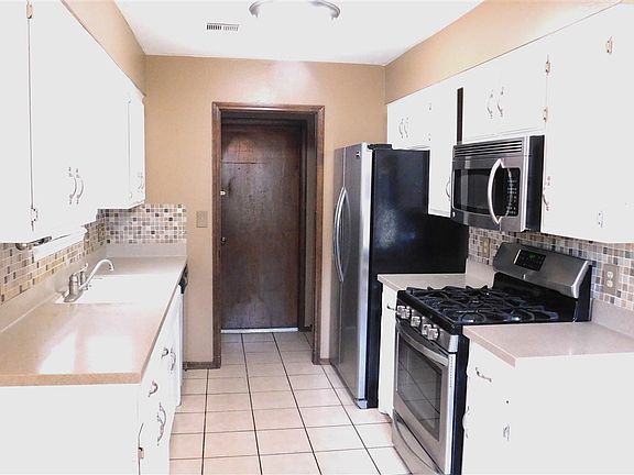 5th image of 408 Lora Ave