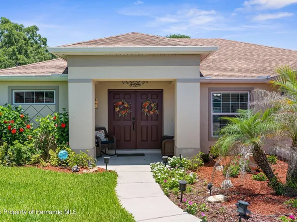 9863 Deer St, Spring Hill, FL 34608