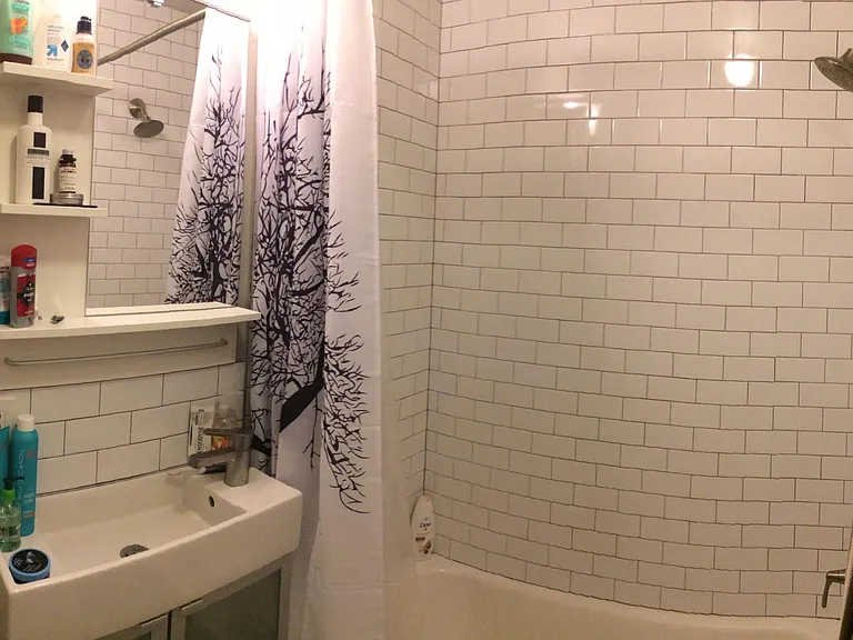 332 4th St NE #2 — Photo 9