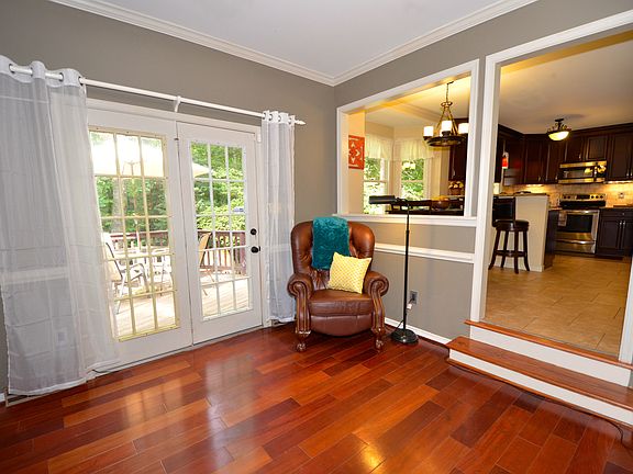 4th image of 2302 Corryville Cir