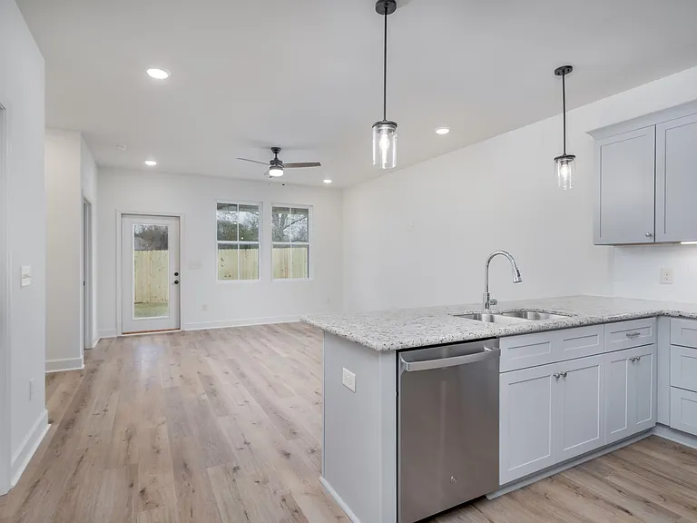 801 Stonebrook Ln — Photo 1