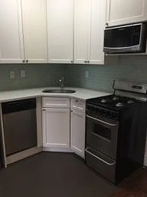 Rented by Flatiron Real Estate Advisors LLC | media 8