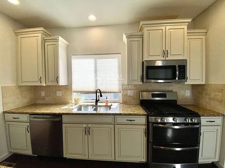 3688 Celestial Ave — Photo 4