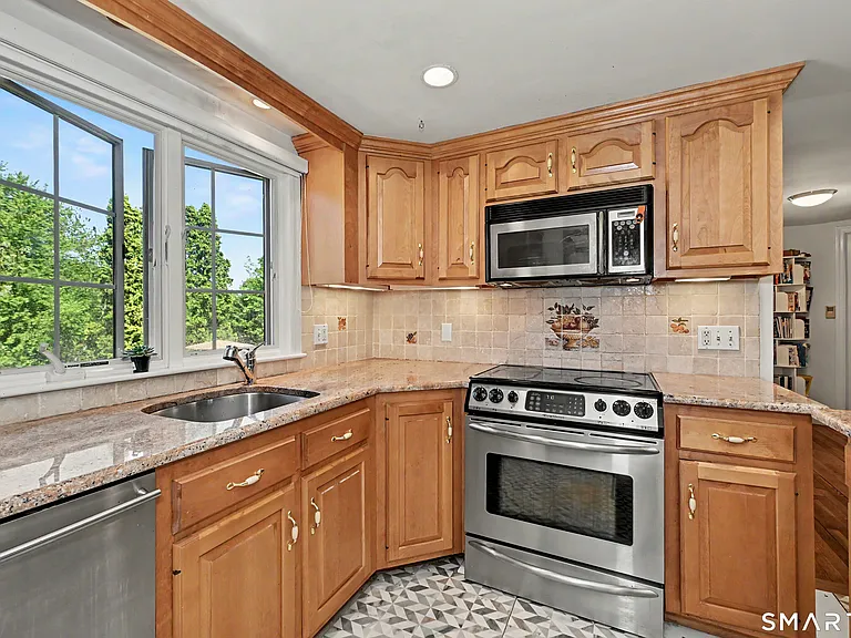 59 Creeping Hemlock Dr — Photo 8