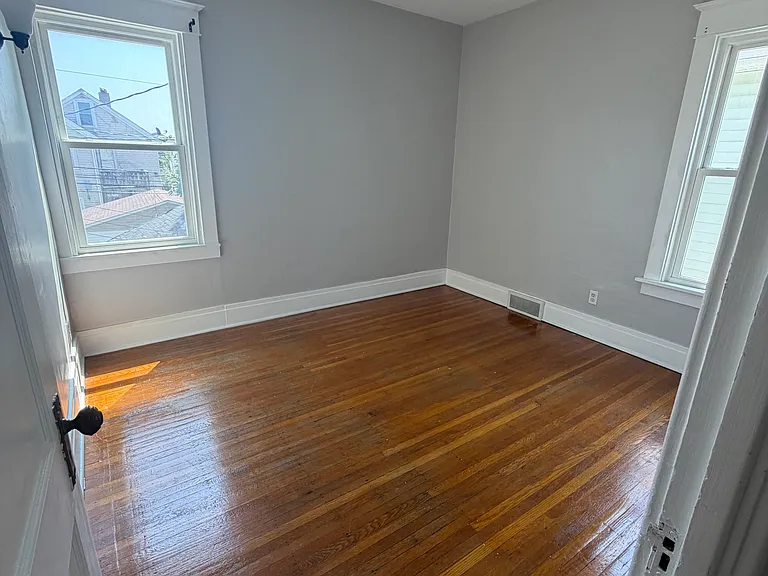 15 Traymore St — Photo 9