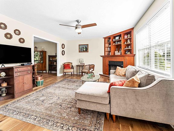 5th image of 4047 Pinehurst Dr