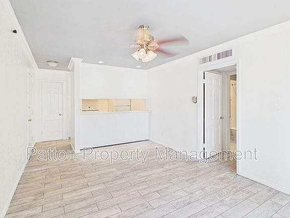 4th image of 2400 S Polk St APT 204