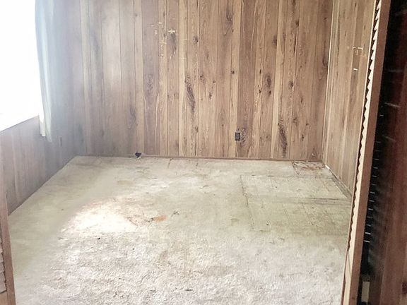 3rd image of 6435 Garnet Ave