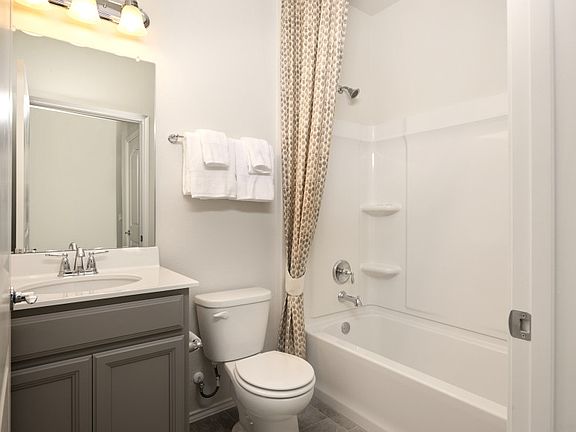 Model Representation - Optional First Floor Full Bath