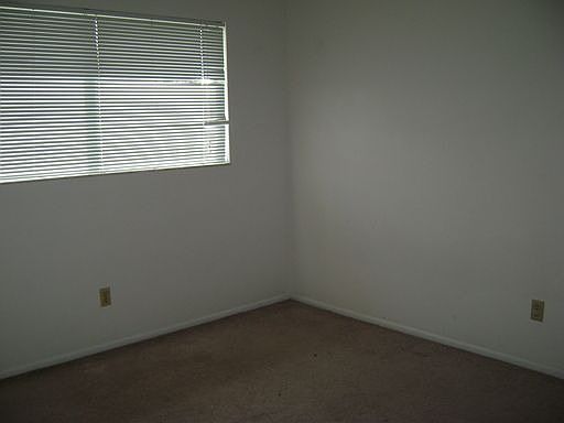 2nd image of 4008 SE 12th Pl APT 5