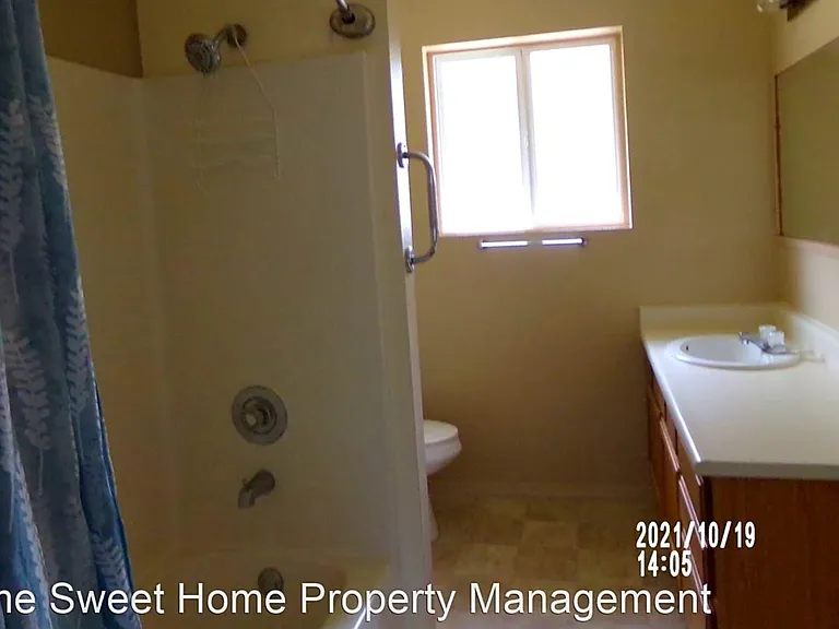 622 Elwood St — Photo 2