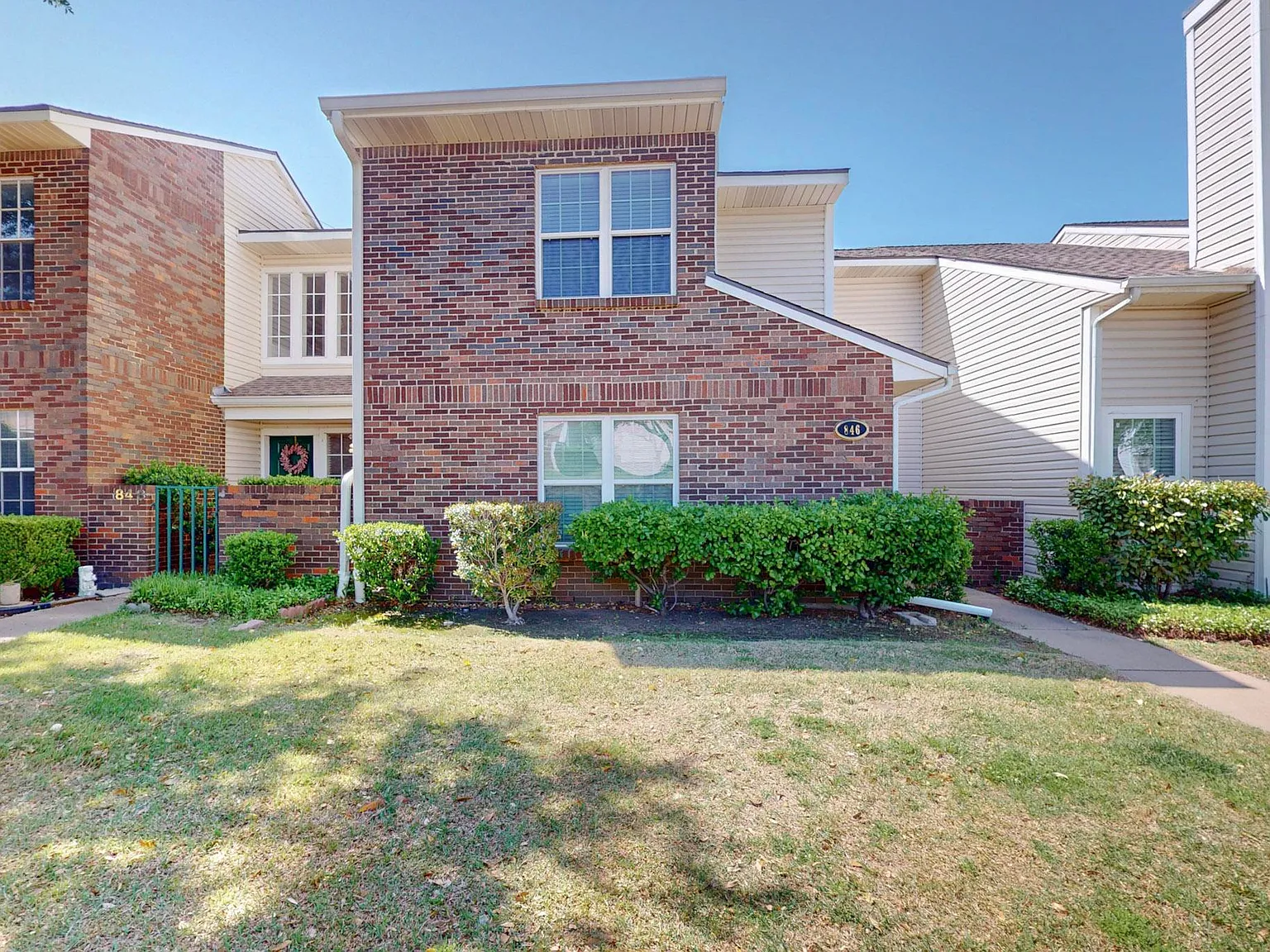 3 bed, 1700 sqft, $2,300 — Photo 4