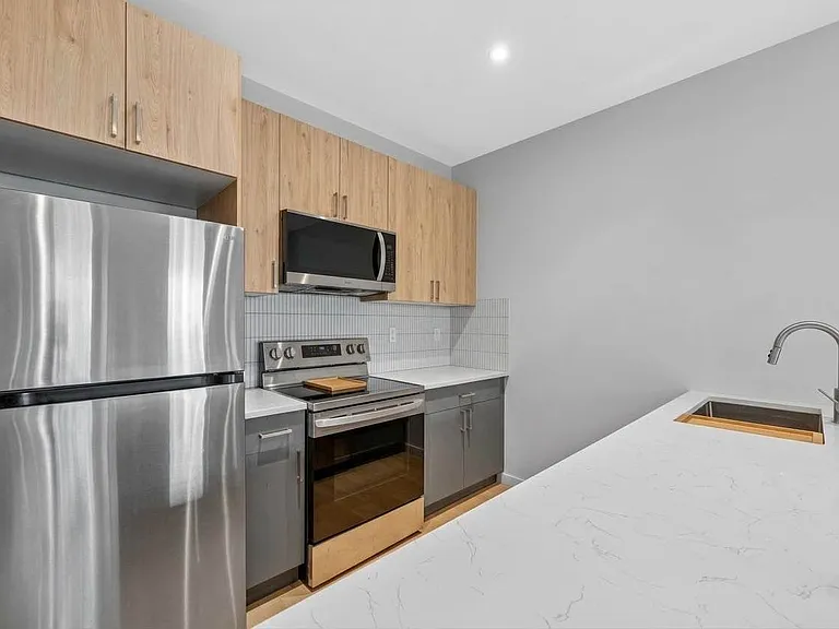 187 Washington Ave #2 — Photo 4