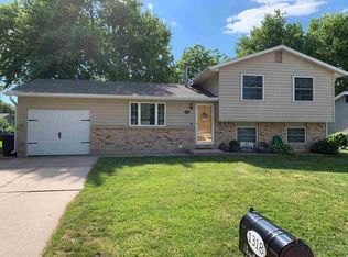 1318 11th Ave, Kearney, NE 68845