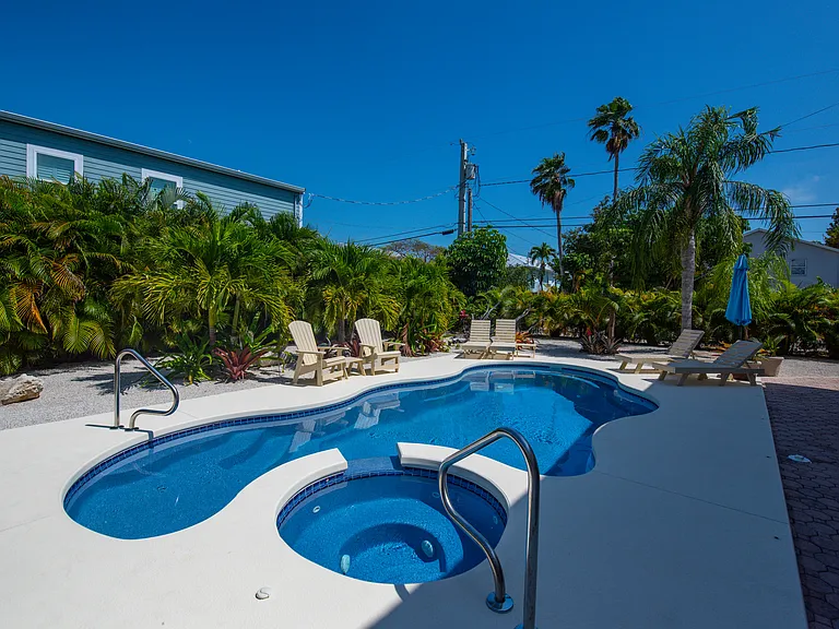 17375 Jamaica Ln — Photo 37