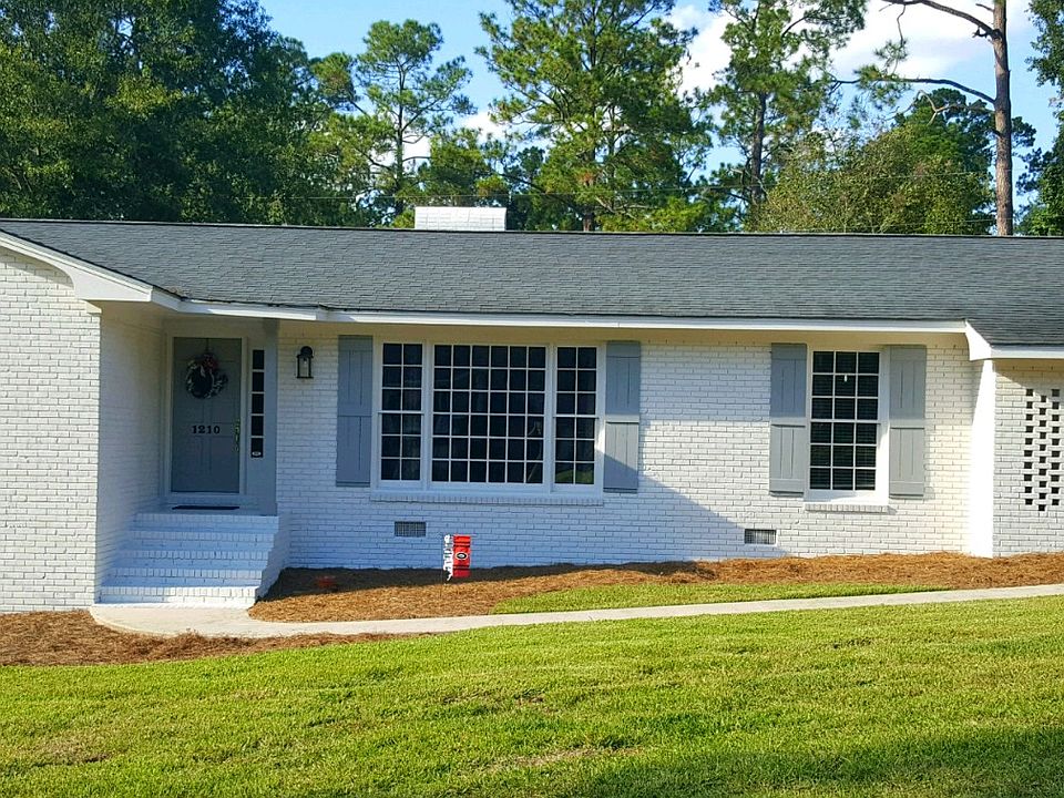 1st image of 1210 Lake Dr