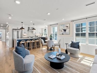 7 Dane St #D, Somerville, MA, 02143