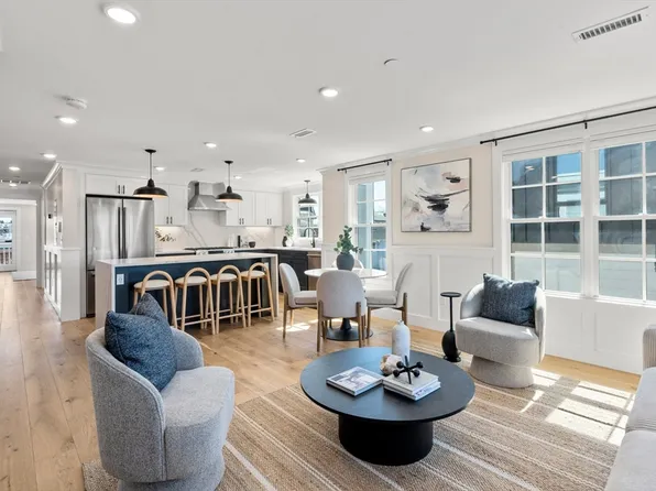 7 Dane St #D, Somerville, MA 02143