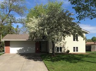 8350 Hefner Ave S, Cottage Grove, MN 55016