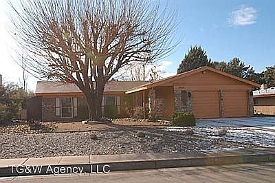 2nd image of 6020 Downey St NE