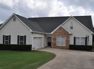5966 River Oaks Dr, Flowery Branch, GA 30542