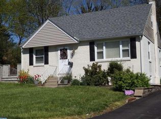 532 N Manoa Rd, Havertown, PA 19083