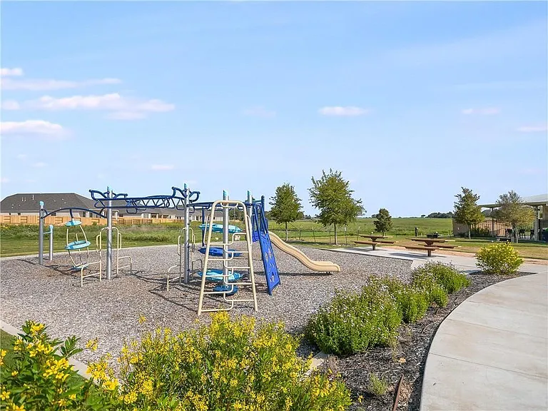 127 Plumbago Loop — Photo 37