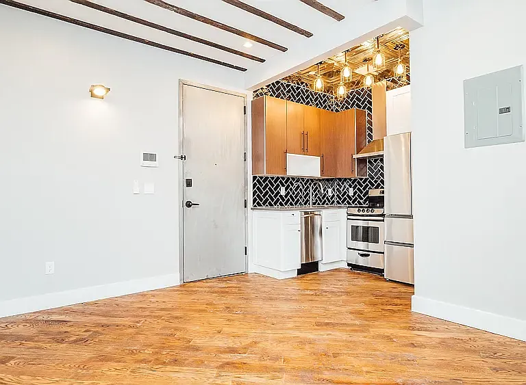 35 Claver Pl #1K — Photo 1