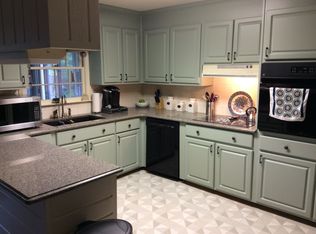 2621 Glen Forest Dr, Winston Salem, NC 27103