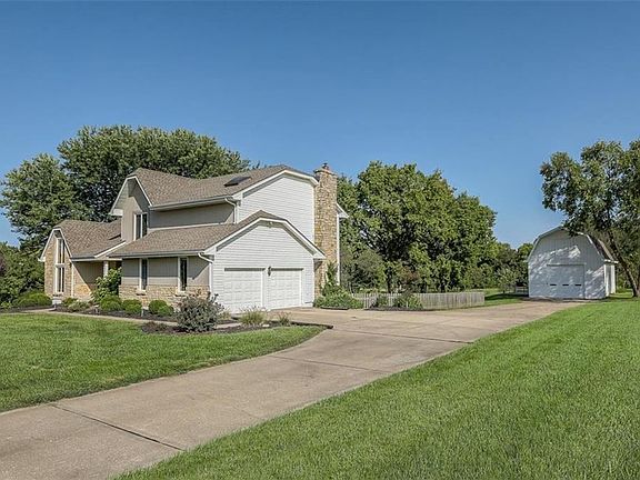 3rd image of 24110 E Bob White Ln