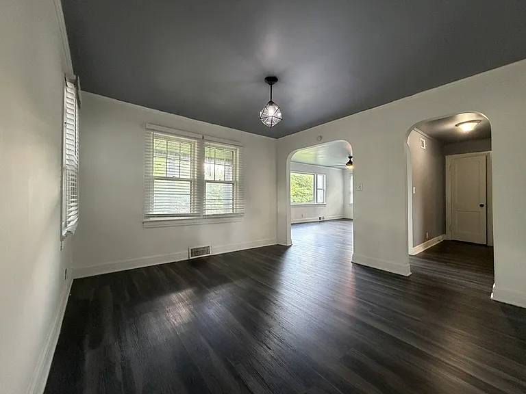 1095 S Ray Ave — Photo 6