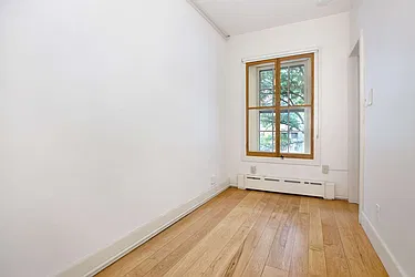 Rented by Warburg