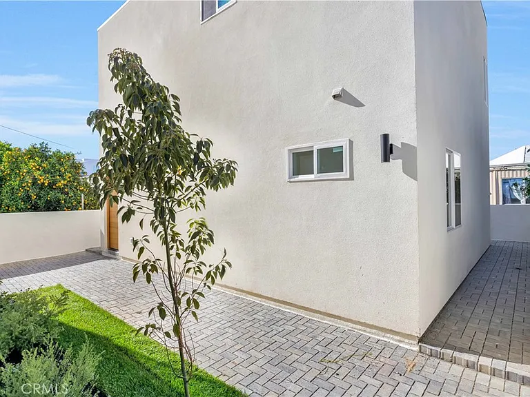 10905 Dalerose #C — Photo 2