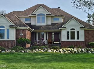1498 Anchor Ln, Highland, MI