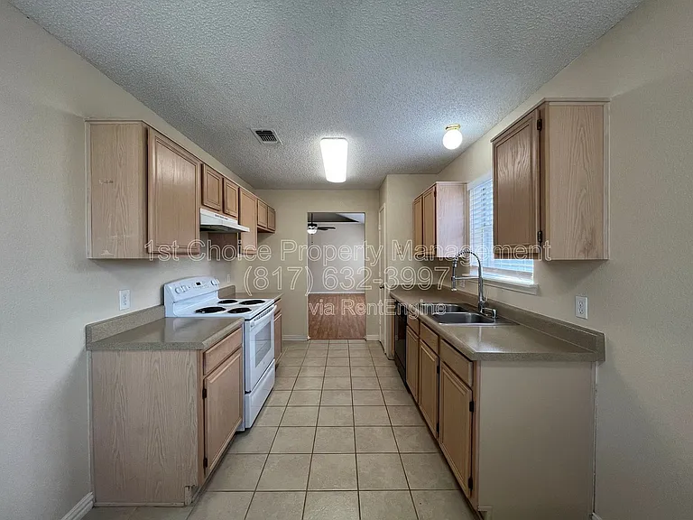 2213 Rolling Creek Run — Photo 7