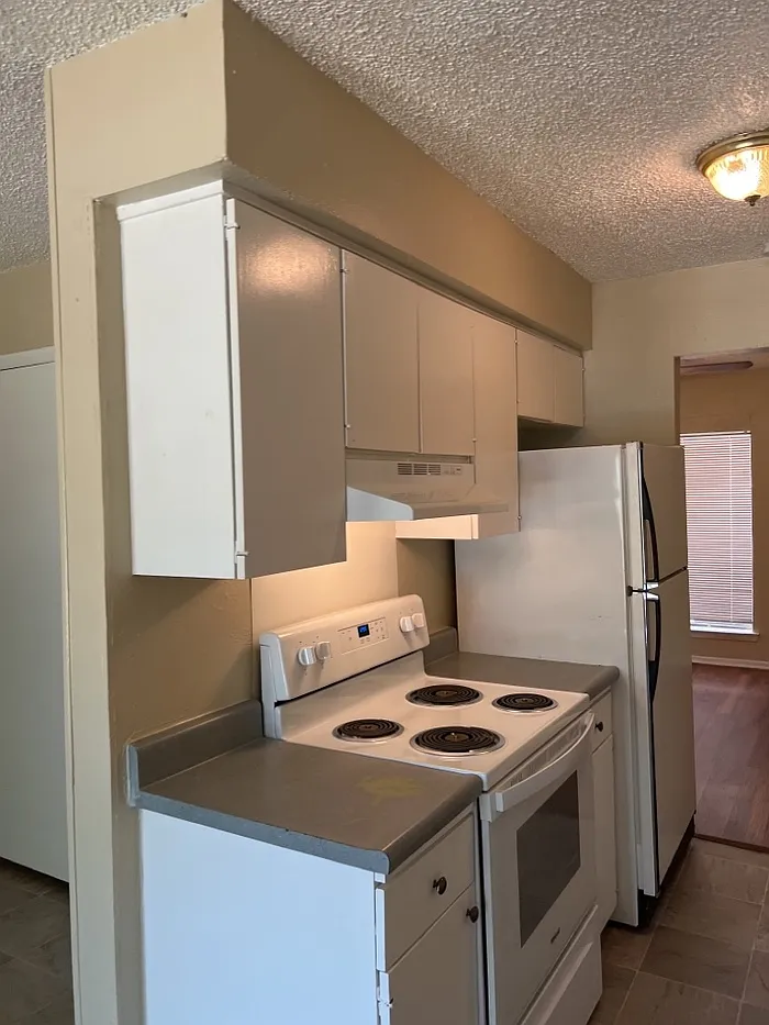 2 bed, 1.5 bath, 1037 sqft, $1,425 — Photo 4