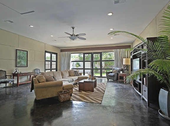 2nd image of 6507 Kingsbury Dr