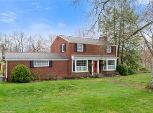 411 Rosebriar Dr, Glenshaw, PA 15116