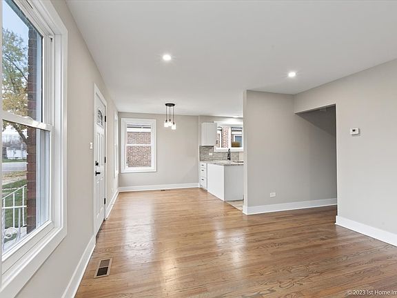 5th image of 12836 S Elizabeth St