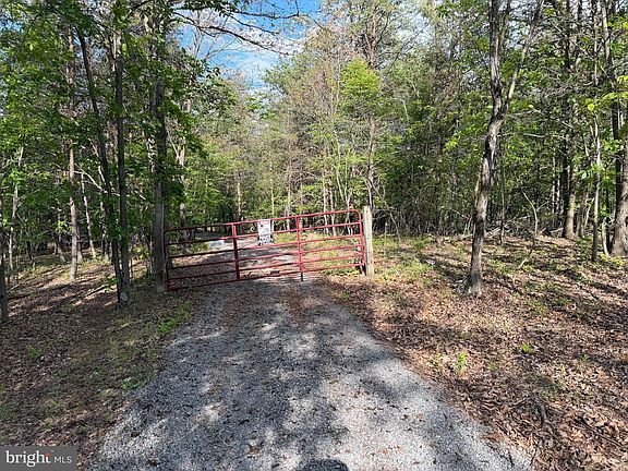 3rd image of Green Ridge Dr