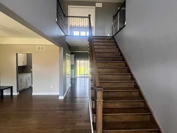 2nd image of 14 Autumn Ave