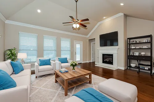 2201 Petunia Ln Photo 1