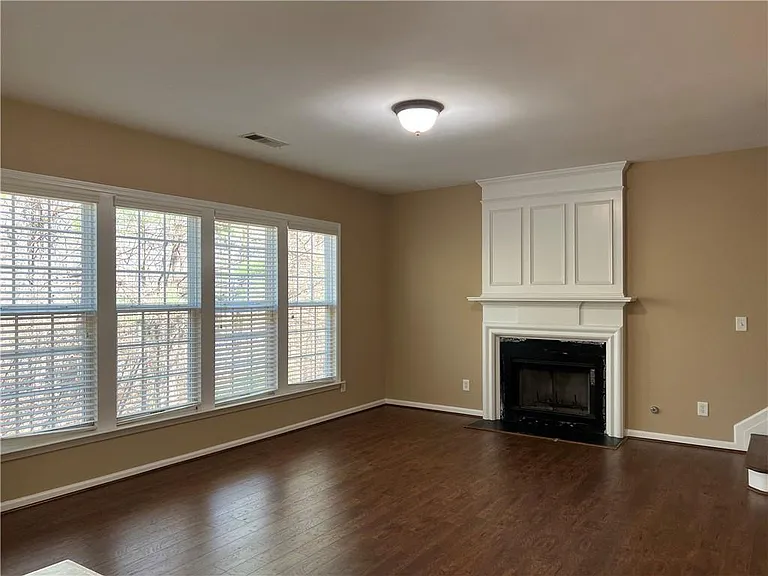 3413 Stoneham Dr — Photo 8