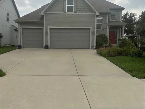 12425 S Crestone St, Olathe, KS 66061