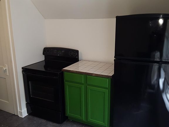 4th image of 173 Upland Ave Floor 3
