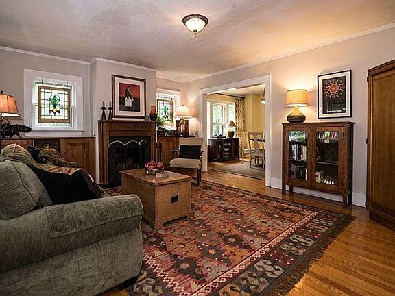 4th image of 801 W Davis Ave