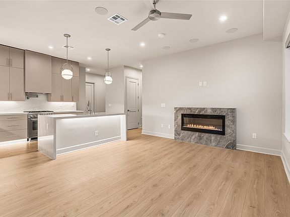 3rd image of 1900 S Ervay St #416