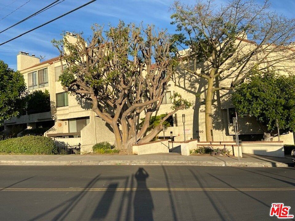 1st image of 1900 Vine St APT 317