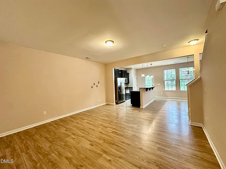 1415 Montonia St — Photo 5